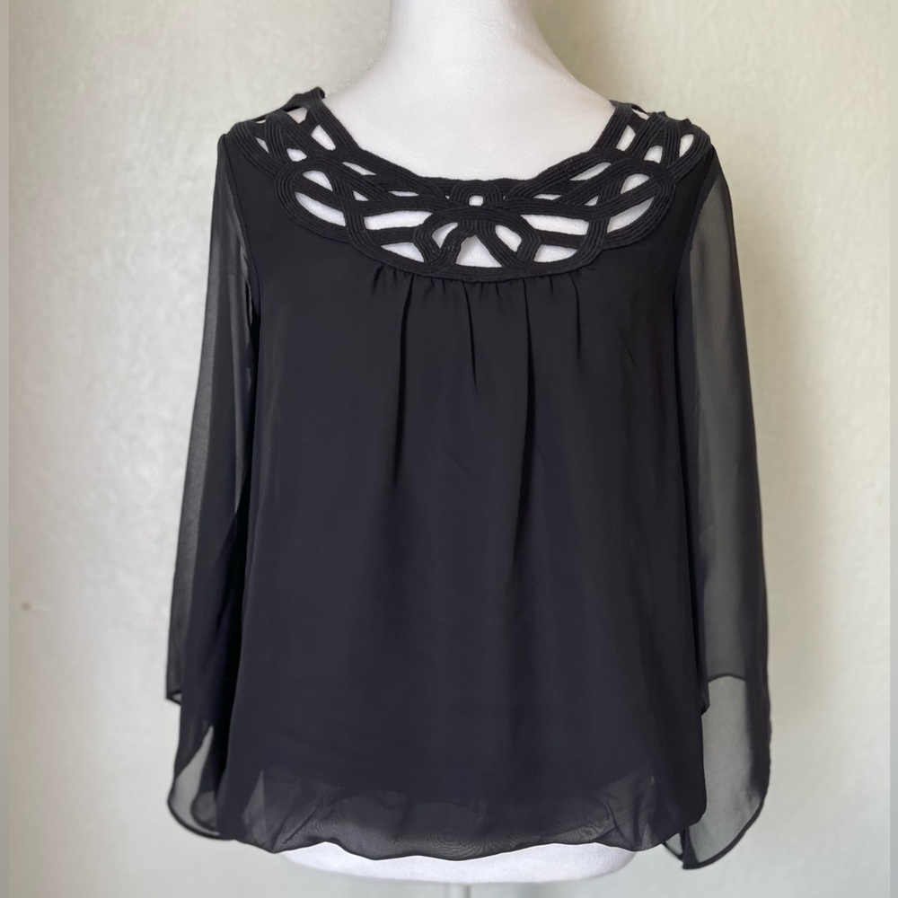 New Directions Black Sexy Glamorous applique on neckline Sheer Sleeves Small